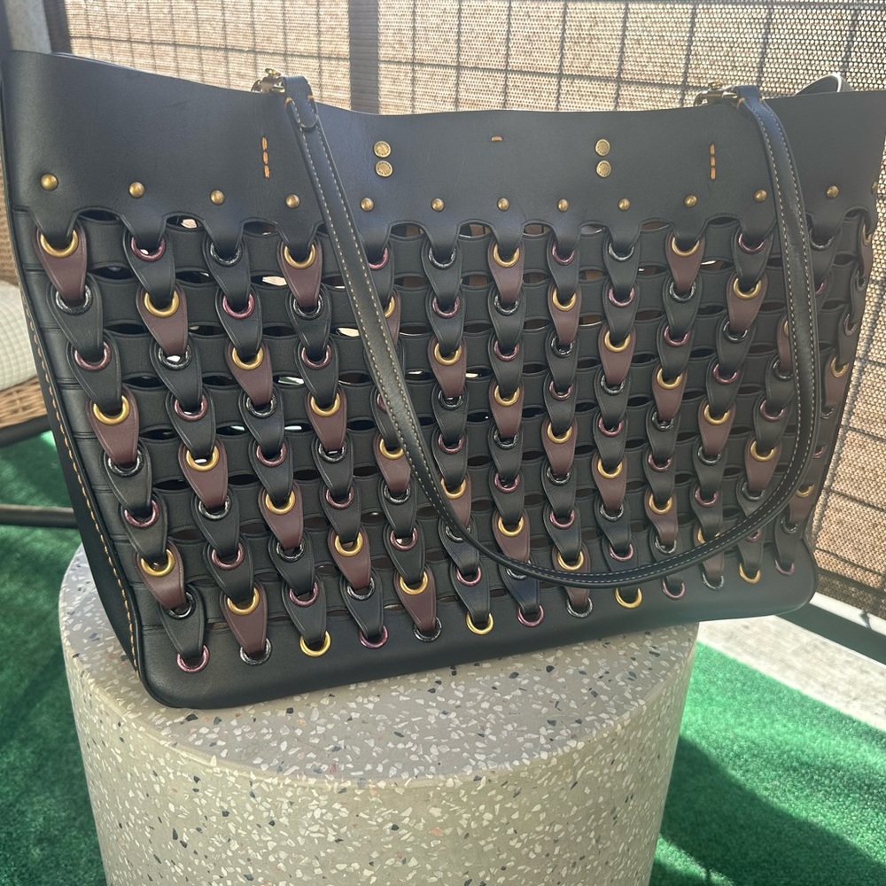 1941 coach rogue tote.